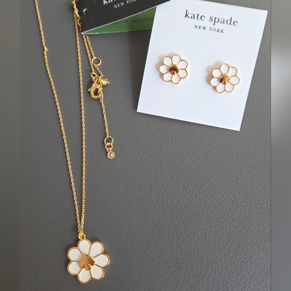New Kate Spade Gold and White Floral Necklace